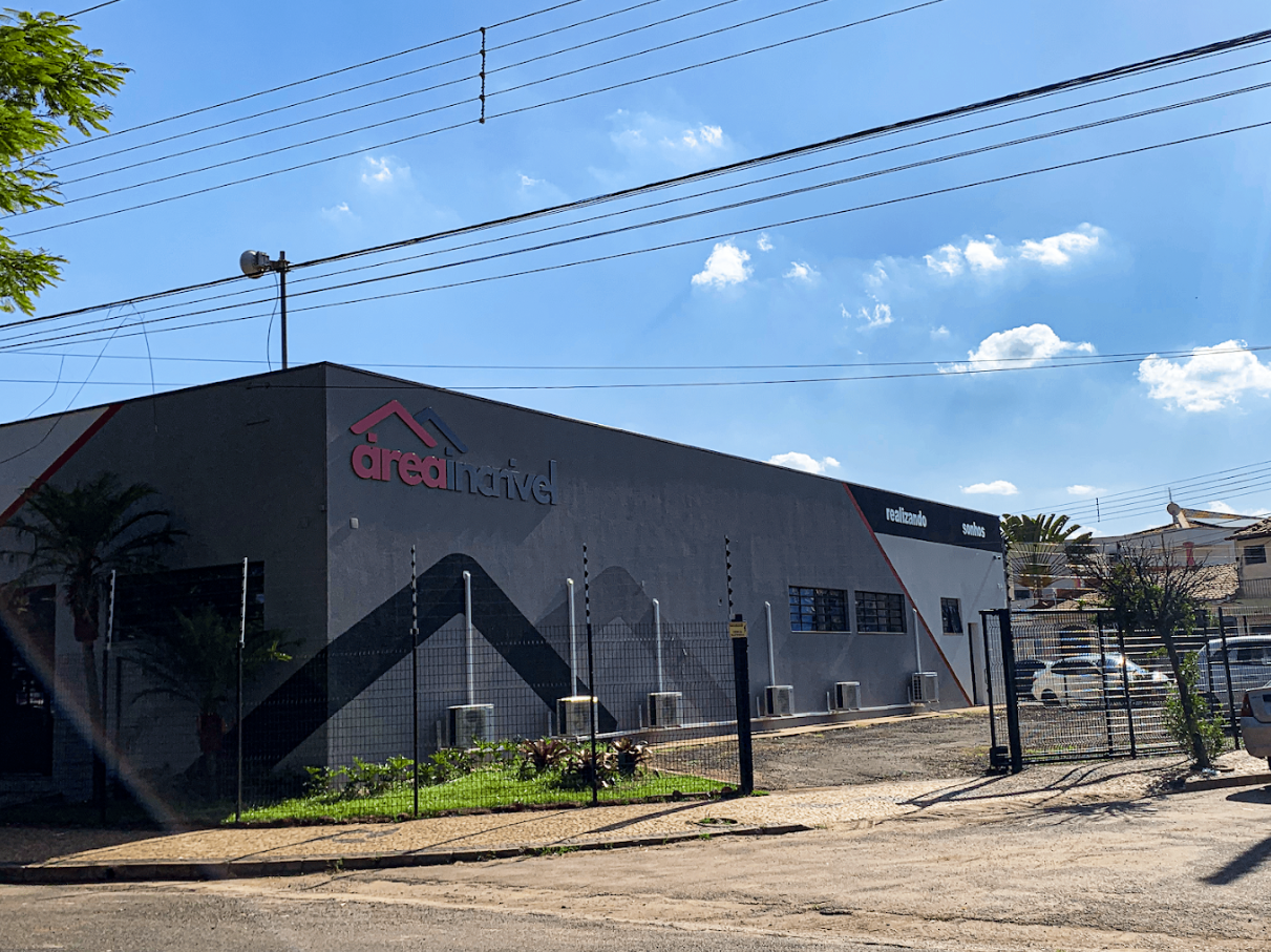 Fachada da sede da incorporadora Área Incrível.